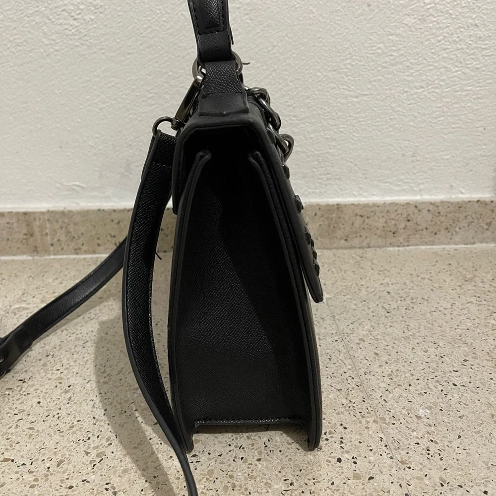 Badgley Mischka Black Crossbody Bag - Picture 3 of 16